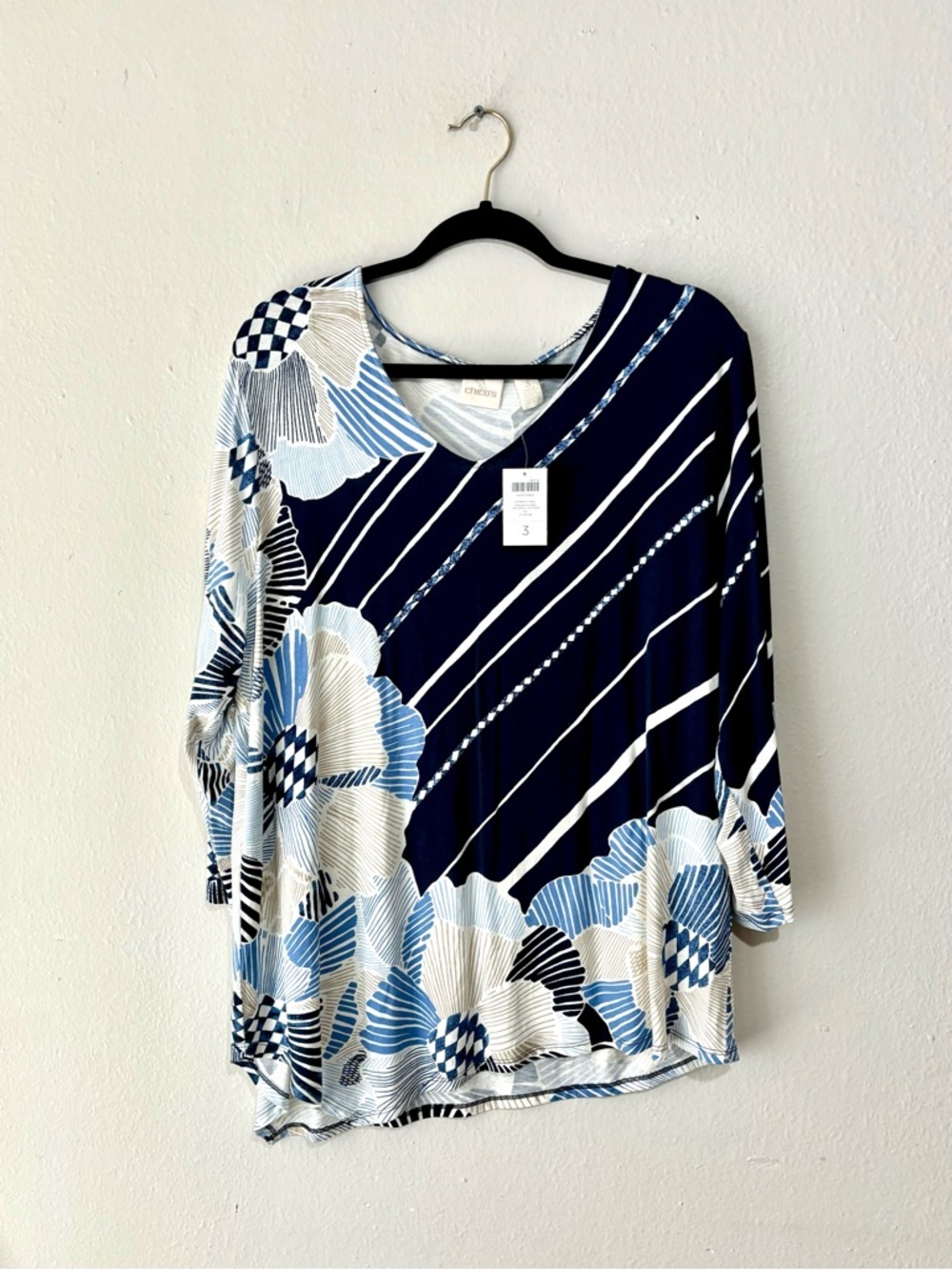 NWT Chico's 3/4 Sleeve Printed Asymmetrical Hem Blouse Top sz 3